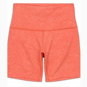 Lululemon Wunder Train High Rise Short 8" in Crunch Warm Coral. Size 4